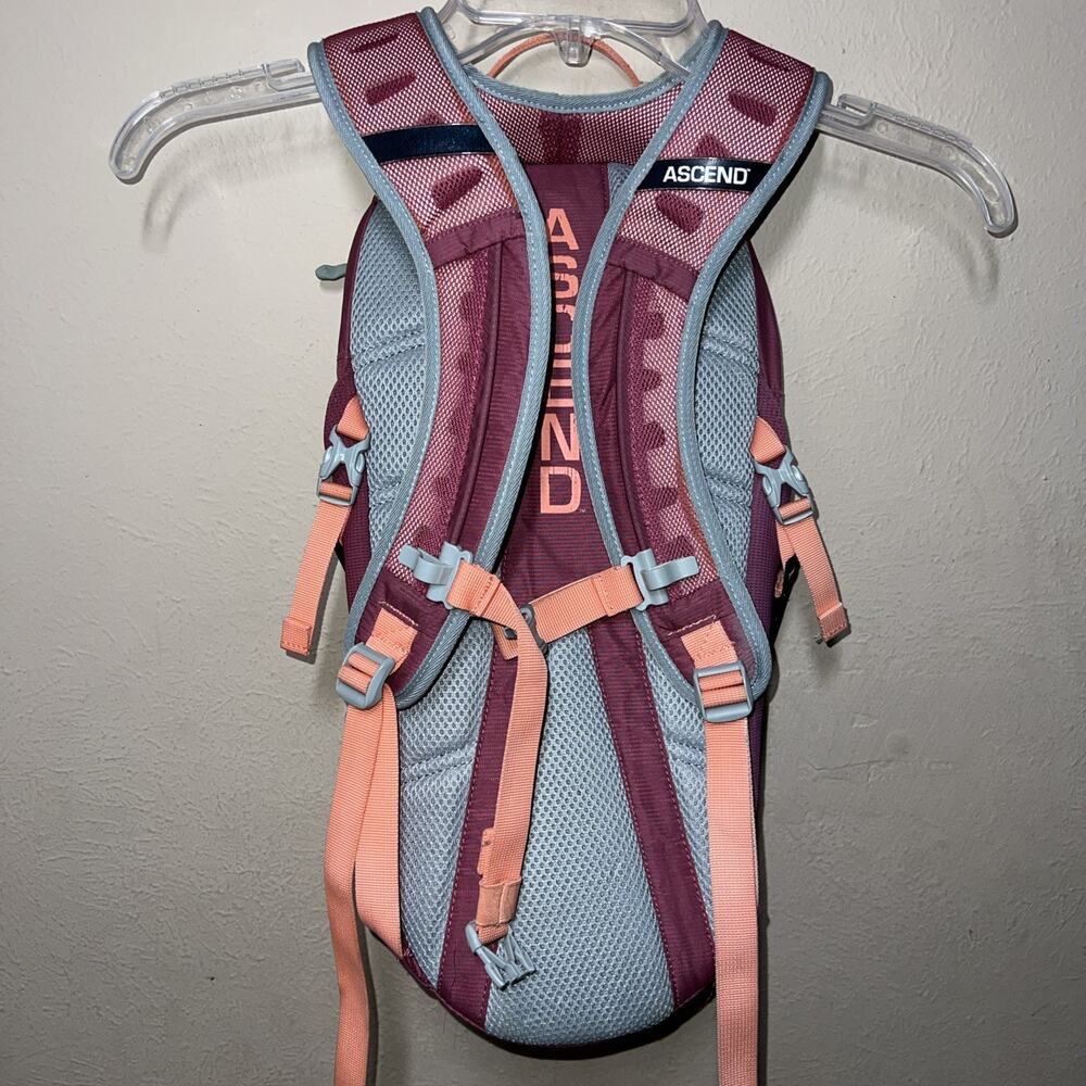 Hiking Day Pink Backpack. Ascend Current 4L hydration Pack. No Water Bladder - Picture 8 of 8